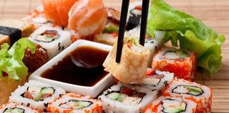 Как выбрать суши для ужина дома?