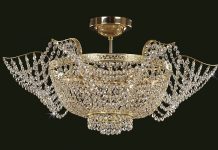 Как выбрать хрустальную люстру в гостиную?