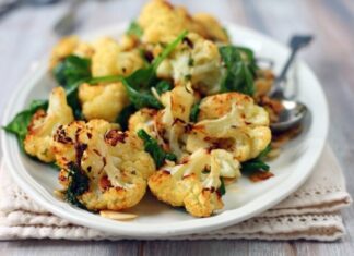 Чем порадовать близких на ужин: быстрый ужин из мяса свинины и цветной капусты