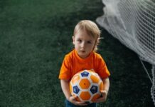 Футбол для детей от 3 лет: почему стоит отдать ребенка на секцию?