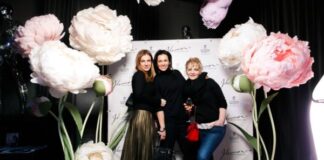 Отличный способ украсить пространство: использование ростовых цветов