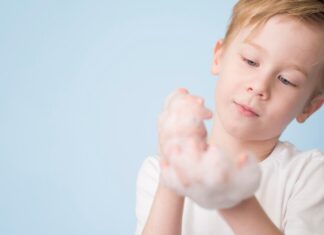 Лечебная косметика для детей: эффективные средства для ухода и решения проблем кожи