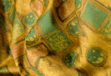 Ткань плащёвка: особенности, применение и преимущества