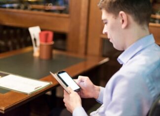 Как обеспечить безопасность личных данных при поиске человека по номеру телефона.