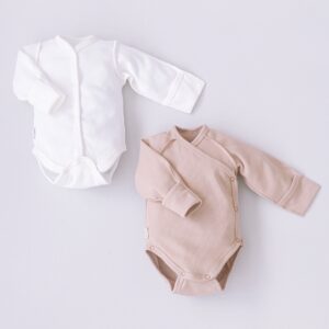 Боди для новорожденных: выбор и уход для комфорта малыша