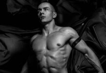 Особенности стриптиза и выбора службы для выездного заказа