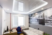 Глянцевый натяжной потолок: сколько стоит и как выбрать оптимальное решение