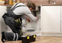 Услуги сантехника: поводы для вызова и критерии выбора специалиста